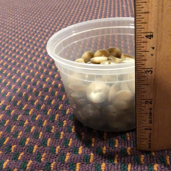 New vintage mottled beige/brown 2 hole craft sewing buttons - Picture 11 of 12